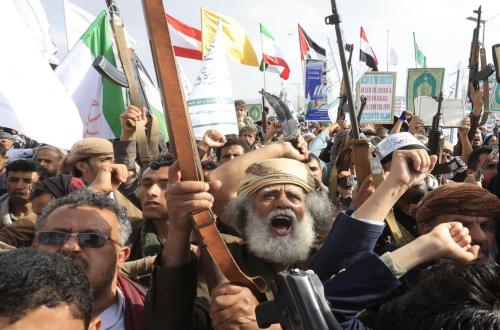 militan-houthi-mendukung-iran-saat-aksi-di-sanaa-yaman_260806161026-700