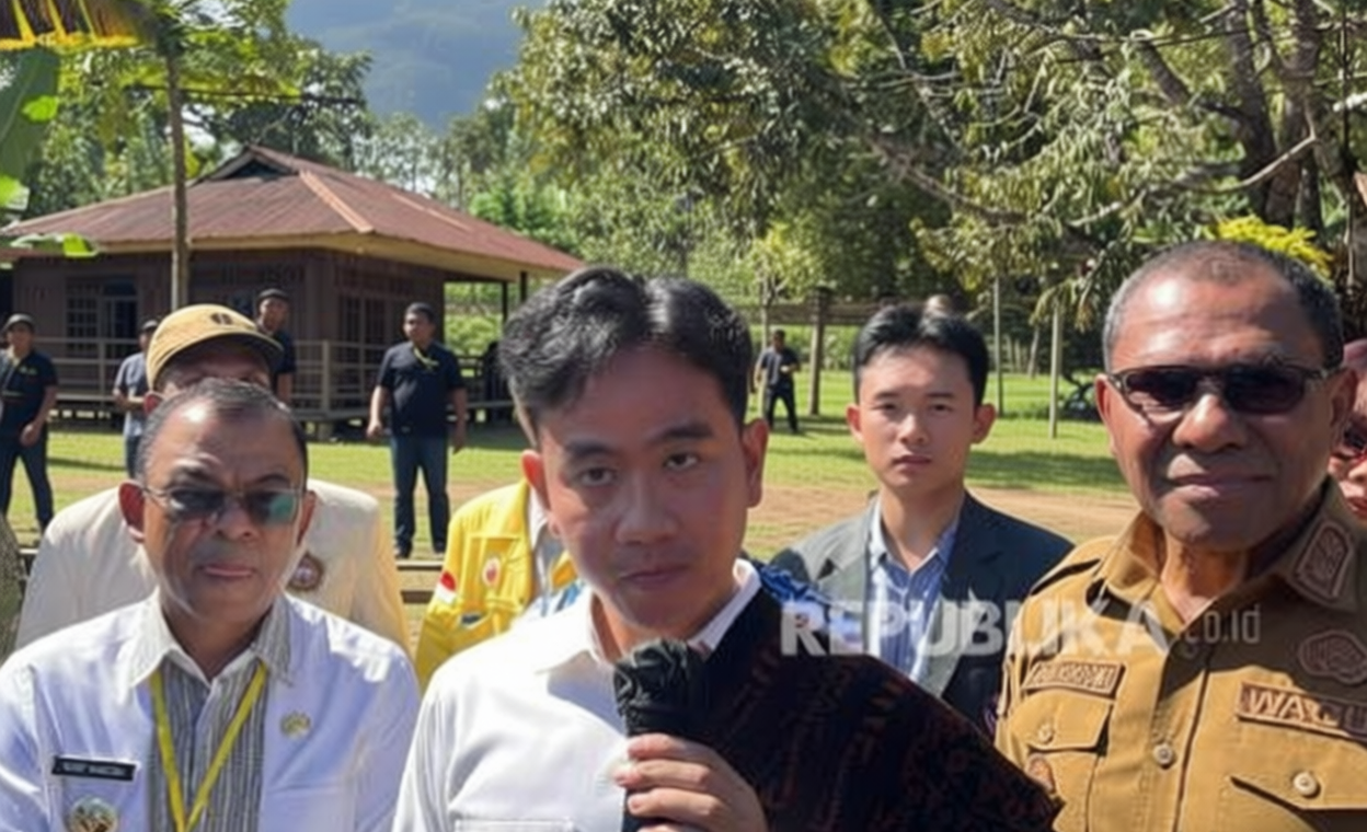 What Happened During: Gibran Naik Motor Sendiri Saat Kunjungan ke Agats Asmat, Diteriaki ‘Jokowi Muda’