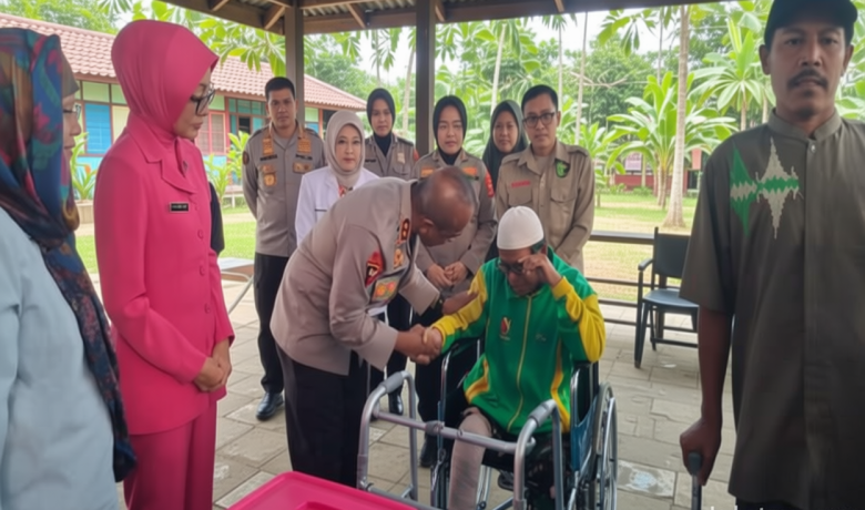 Sederet Aksi Sosial Polda Jabar yang Bikin Warga Bandung Barat Tersenyum