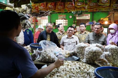 Bapanas Gandeng Importir Perkuat Pasokan Bawang Putih ke Timur Indonesia