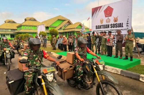 Key Strategy: TNI Salurkan 1.800 Paket Bansos untuk Masyarakat Perbatasan RI-Malaysia di Malinau