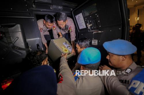 Announced: Polisi Sita Sejumlah Dokumen dari Penggeledahan Ruko di Cipete