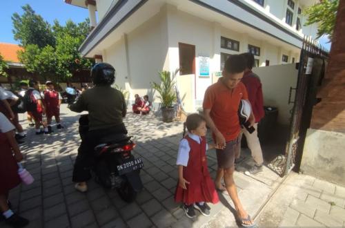 Latest Program: BKKBN Bali: Gerakan Ayah Antar Anak Sekolah Selaras Budaya dan Peran Pria