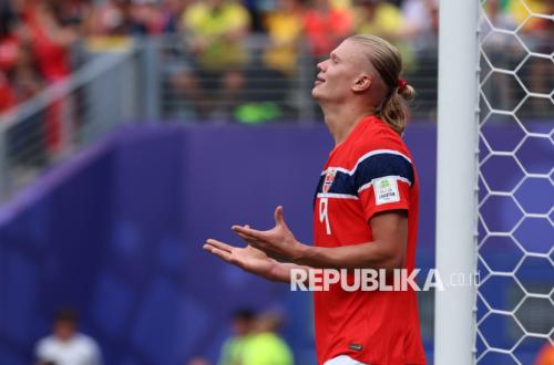 Important Visit: Gaya Erling Haaland Dongkrak Bisnis Produk yang Dikenakannya