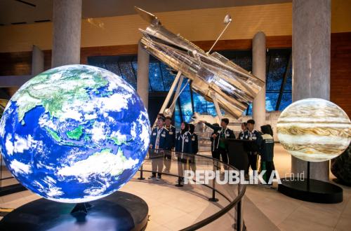 Melihat Jejak Sejarah, Sains, dan Teknologi di Tahir Solo Museum