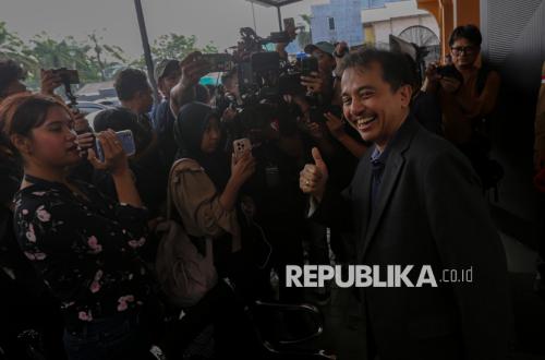 Senyum Roy Suryo Usai Hakim Kabulkan Sebagian Gugatan Praperadilan