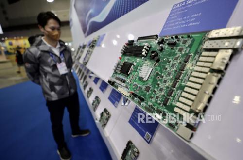Solution For: Permintaan Chip AI Melonjak, Harga Laptop dan Ponsel Terancam Naik