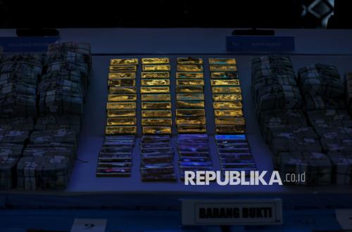 Deretan Emas Batangan dan Uang Ratusan Miliar Jadi Saksi Bisu Penyidikan Dugaan Korupsi