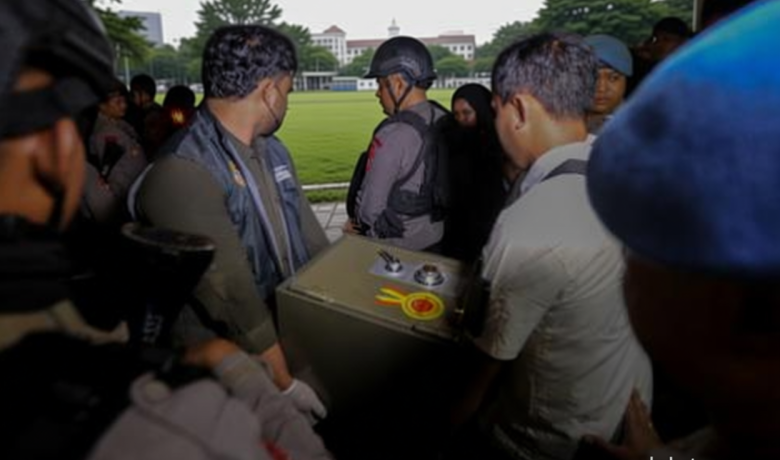 Brankas Berisi Dokumen dan Valas Disita Polisi dalam Penggeledahan Terkait Dugaan Korupsi di Cipete