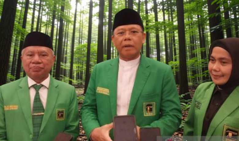 Important News: Ketum PPP Mardiono: Putusan MK Soal Pilkada Langsung Tak Ada yang Berubah