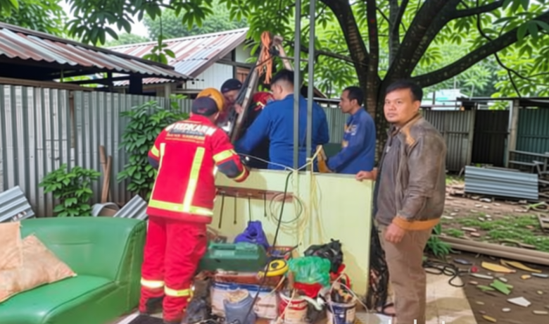 What Happened During: Diduga Terpeleset, Lansia di Kota Cimahi Ditemukan Meninggal di Dalam Sumur