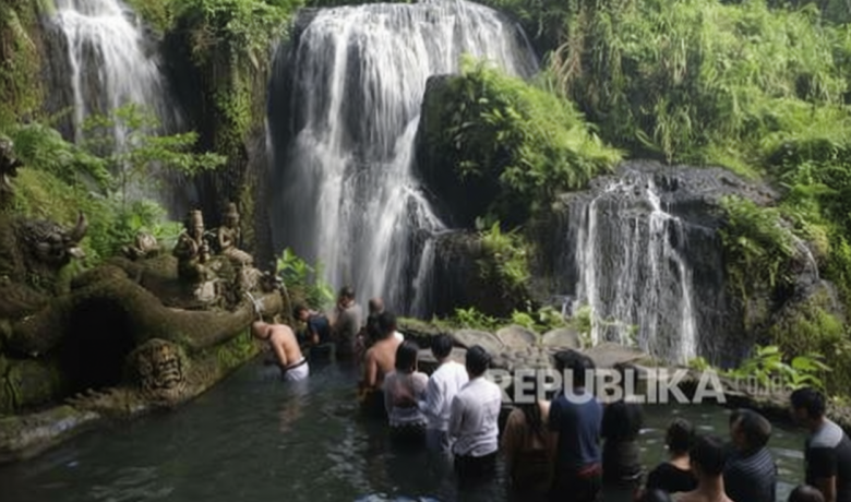 Bolehkah Umat Islam Ikut Melukat di Bali? Ini Kata MUI