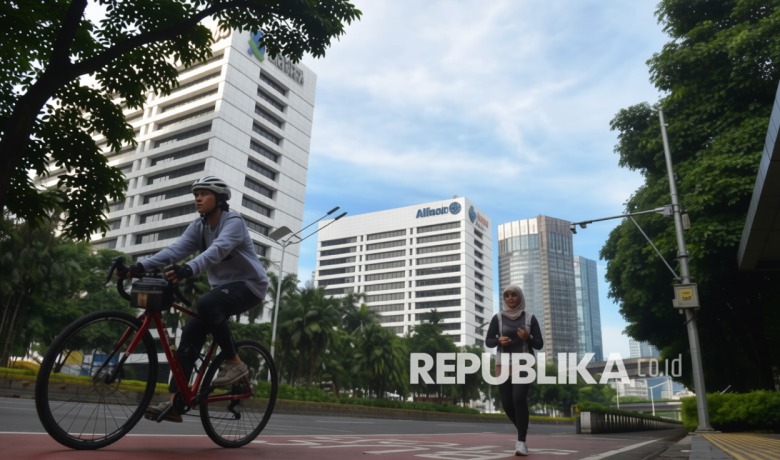 Jalan Kaki atau Bersepeda, Mana Olahraga yang Lebih Ramah untuk Lutut?