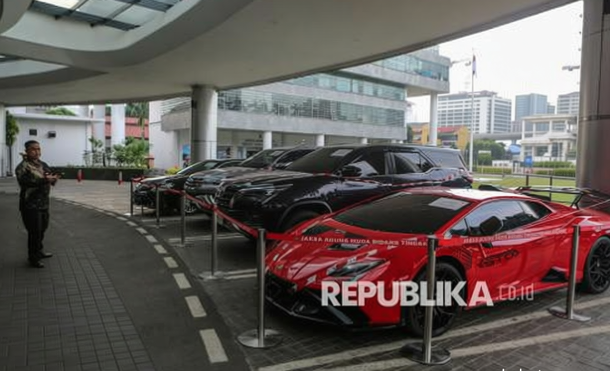 Lamborghini hingga Toyota Fortuner Disita Kejagung dalam Kasus Korupsi IUP Kalbar