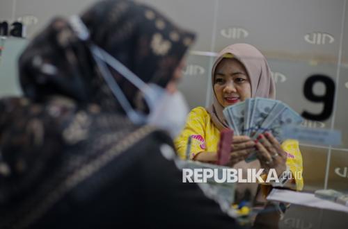 Rupiah Dibuka Melemah 40 Poin Jadi Rp 17.795 per Dolar AS