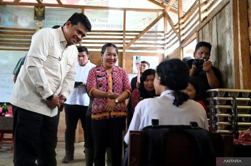 Bobby Nasution Wujudkan Impian Gedung Sekolah Permanen di Nias Utara
