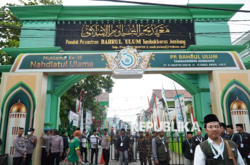 Kiai Sepuh NU Kumpul di Lirboyo, Soroti ‘Karantina’ dan Minta Presiden agar Menteri tak Intervensi
