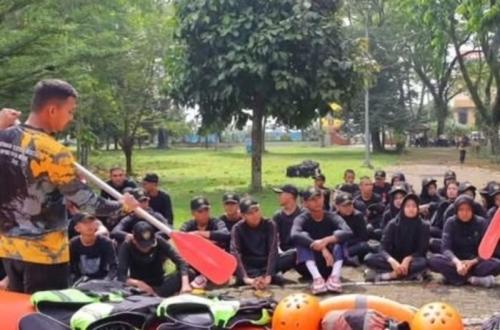 BPBD Medan Latih Paskibraka Teknik Water Rescue untuk Mitigasi Bencana Air