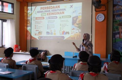 OJK Tasikmalaya Bekali Anggota Pramuka Literasi Keuangan dan Waspada Judi Online