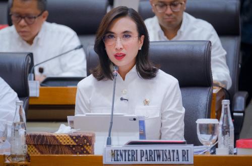 Kunjungan Wisata ke Dalam Negeri Naik, ke Luar Negeri Turun