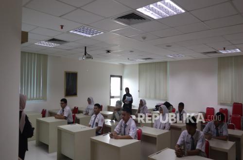 Puluhan Siswa SMKN 39 Jakarta Ikut Serta Latihan Psikotes Fakultas Psikologi YARSI