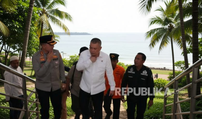 Tinjau Evakuasi Penumpang KM Mutiara Sentosa II, Menhub Pastikan Operasi Pencarian Terus Berjalan