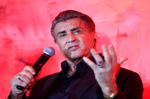aktor-sylvester-stallone-terkenal-dengan-film-aksi_220122113548-483