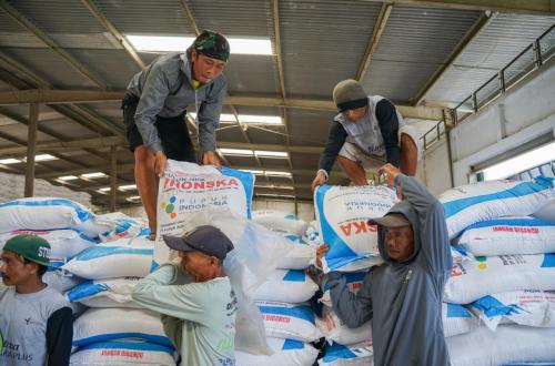 pt-pupuk-indonesia-persero-mengimbau-seluruh-penerima-pupuk-pada_260907112603-419